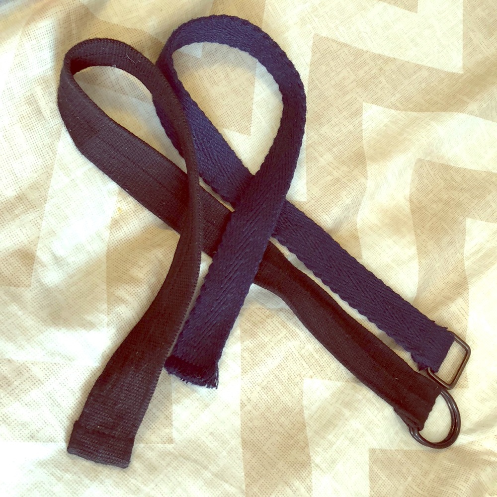 2 youth boys belts